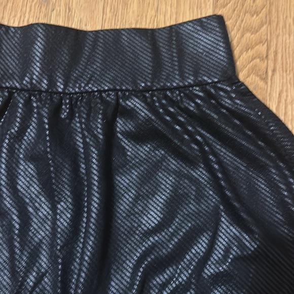 Buffalo David Bitton Black Skirt - Picture 2 of 2